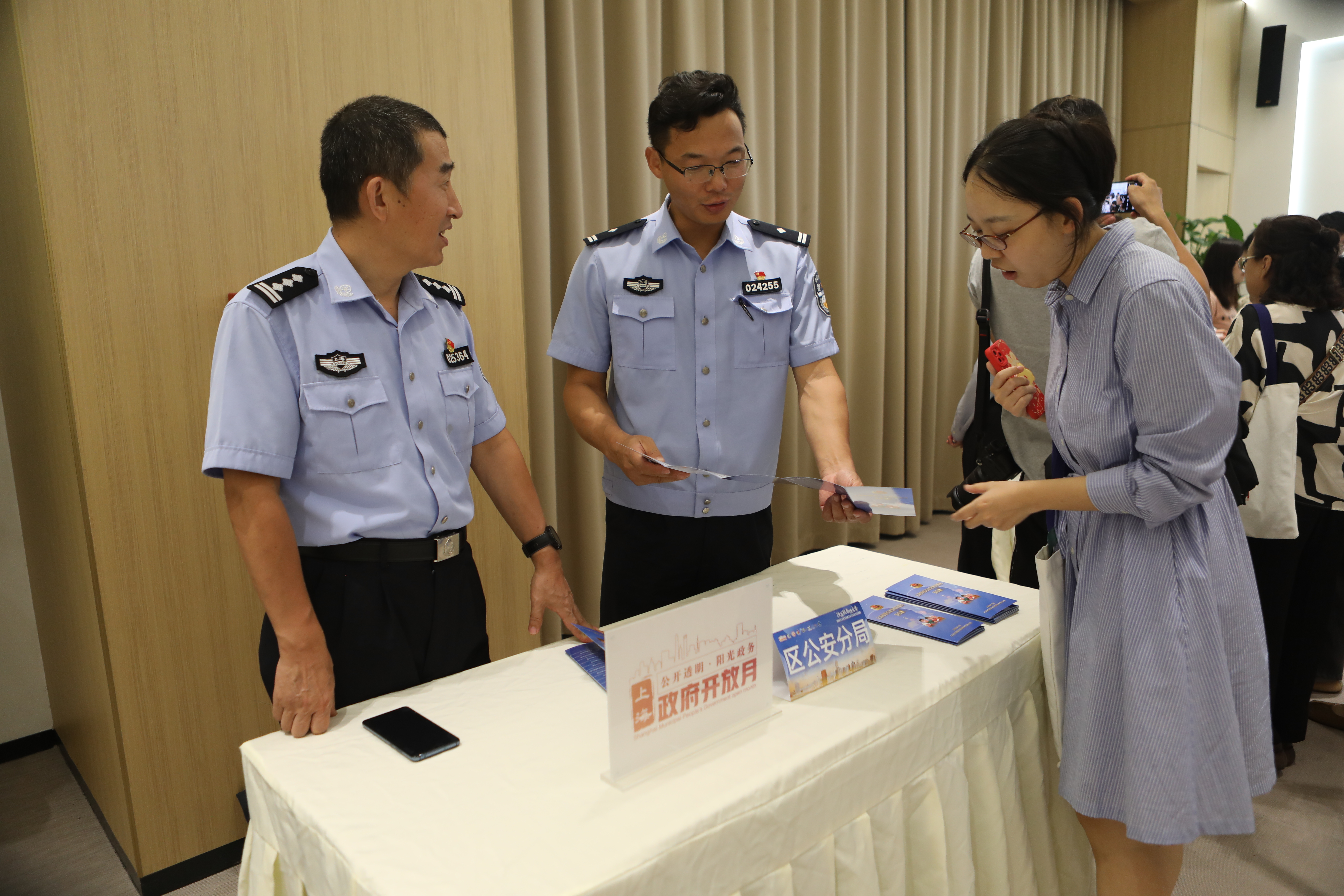 【聽】入場券被“秒光” 長寧這場政策“課堂”有何魅力？4.jpg