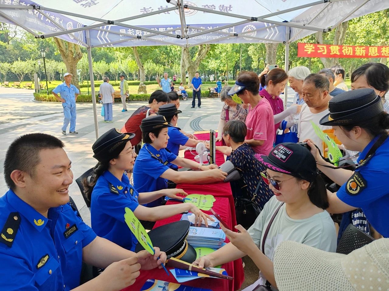 這場開放日活動(dòng)在長寧10個(gè)街鎮(zhèn)同步開展.jpg