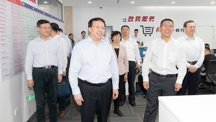 2020年7月2日，市委副書記、代市長龔正調研“一網通辦”“一網統(tǒng)管”工作。